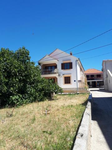 Apartmani Petra Pakostane Ngoại thất bức ảnh